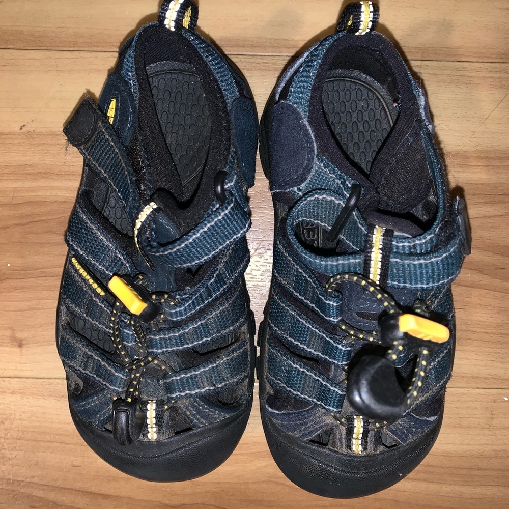 Little kid blue sandals Keen - Picture 2 of 3